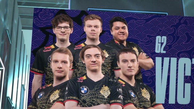 在蓝湾青少 在蓝湾青少