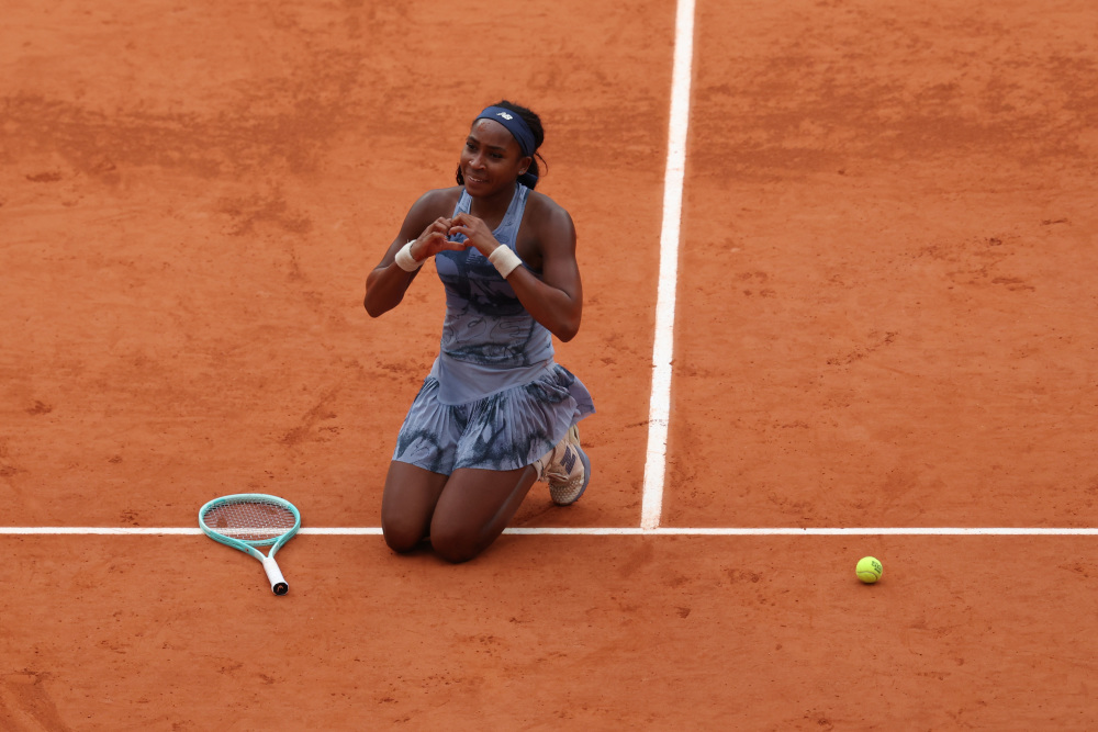 而是由球迷 而是由球迷